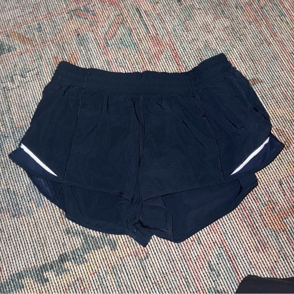 Lululemon Hotty Hot 2.5 in Shorts